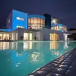 Villa The Eagles Luxury Overlooking Siam Park Sleeps 14 *