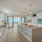The Eagles Luxury Overlooking Siam Park Sleeps 14 Вилла Адехе
