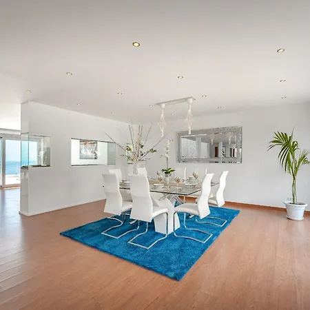 The Eagles Willa Costa Adeje (Tenerife)