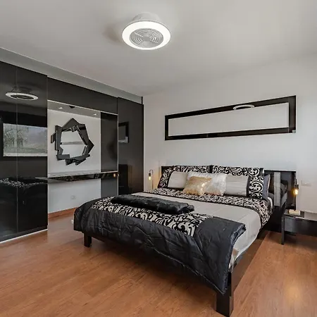 The Eagles Вилла *