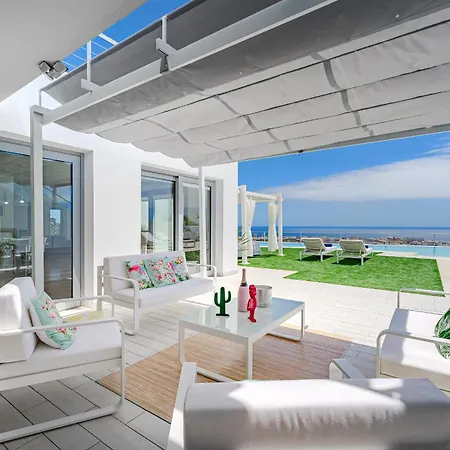 Вилла The Eagles Адехе