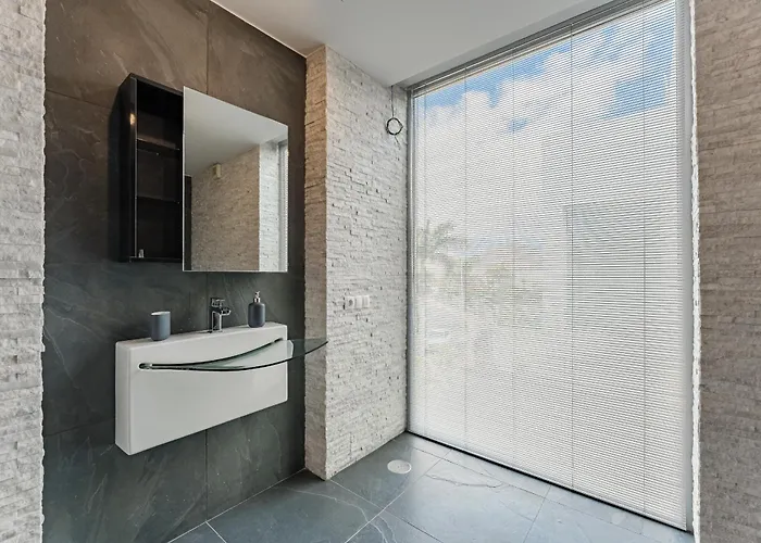 The Eagles أذيخي