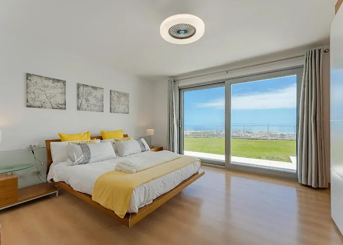 فيلة The Eagles أذيخي